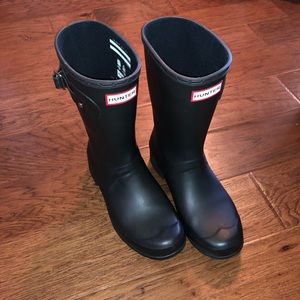 Hunter Matte Black Short Boots